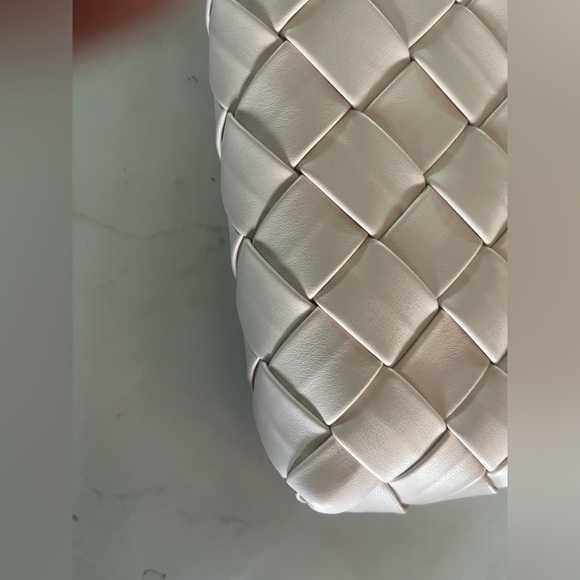 New Olga Berg Quinn Woven Clutch in white GOLD CHAIN CROSSBODY SHOULDER LEATHER - Picture 3 of 7